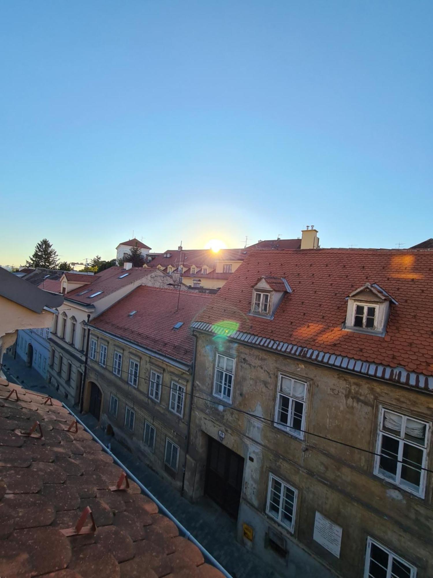 Old Town Cabin Apartment ซาเกร็บ ภายนอก รูปภาพ